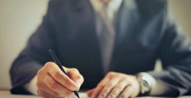 Diferencias y similitudes entre los abogados y los asesores urbanísticos 6 Diferencias y similitudes entre los abogados y los asesores urbanísticos